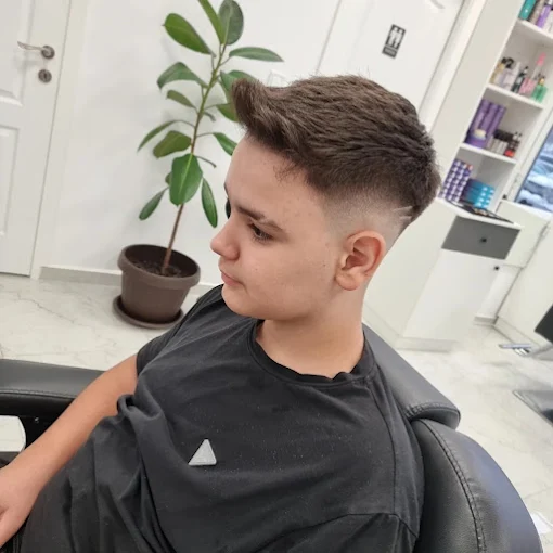 Tunsoare masculină clasică cu fade